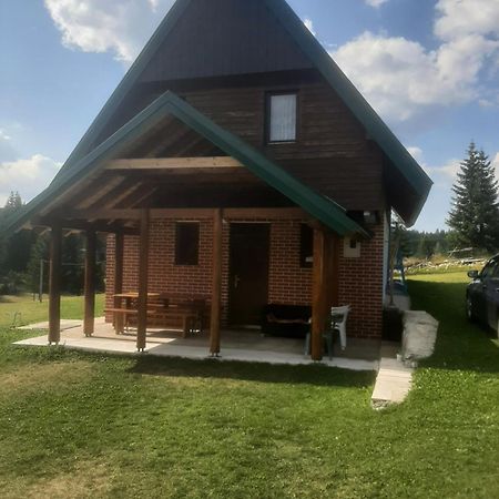 House In Forest Жабляк Экстерьер фото