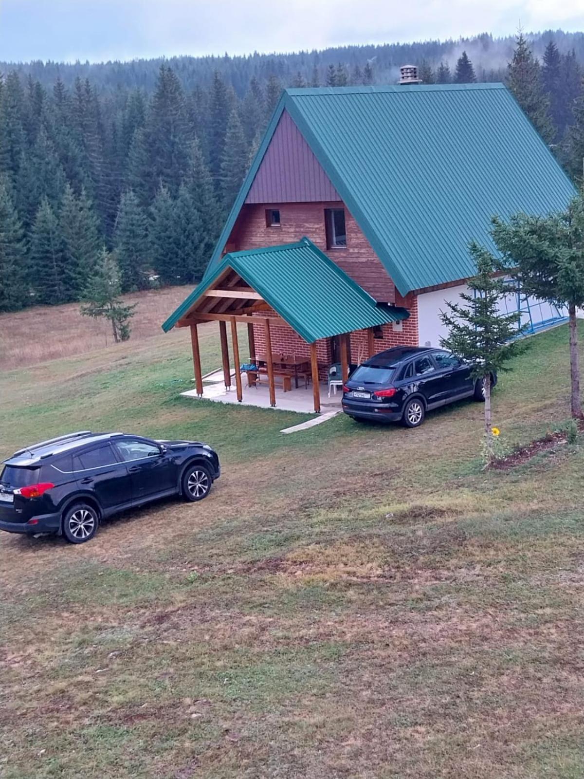 House In Forest Жабляк Экстерьер фото